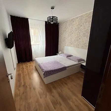 דירה Corby