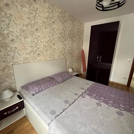 Corby Năvodari
